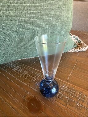 vintage, hand-blown art glass from the mid-to-late 20th century no markings